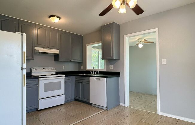Charming 2-Bedroom Home in the Heart of St. Petersburg
