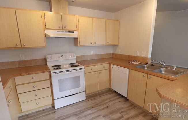 2 beds, 2 baths, 1,004 sqft, $1,625, Unit C26