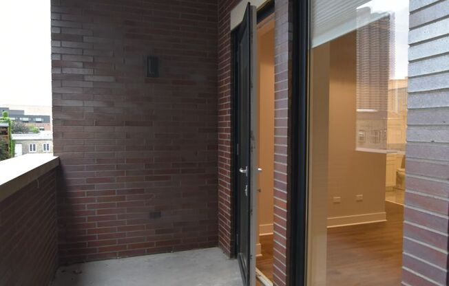 2 beds, 2 baths, 976 sqft, $4,175, Unit 3833-317