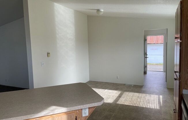 Country Living in Junction City – 3 Bed / 2 Bath Home Available 2/3/2026