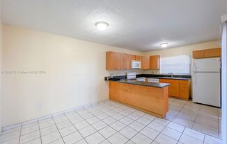 2455 W 67th Place 14-10, Hialeah, FL 33016