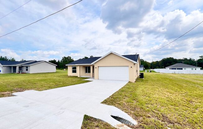 Modern Elegance Awaits: Stunning New Build at 3BD/2BA- 5 Maple Drive!