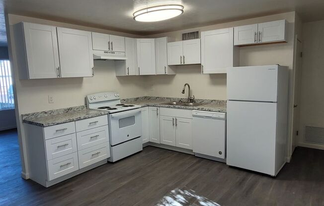 4 beds, 1.5 baths, 1,400 sqft, $2,206, Unit E01