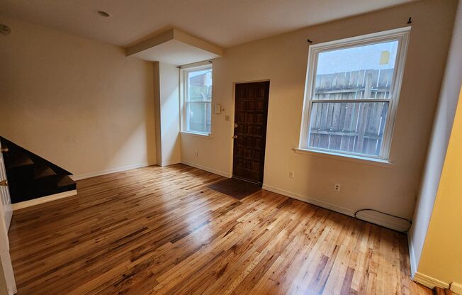 DELIGHTFUL NORTHERN LIBERTIES TOWNHOUSE AVAILABLE AUGUST 10