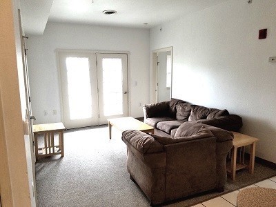 2 beds, 1 bath, $543