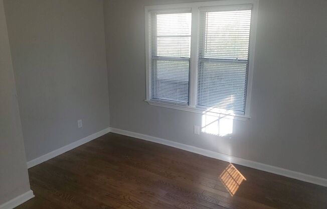 2 beds, 1 bath, $895