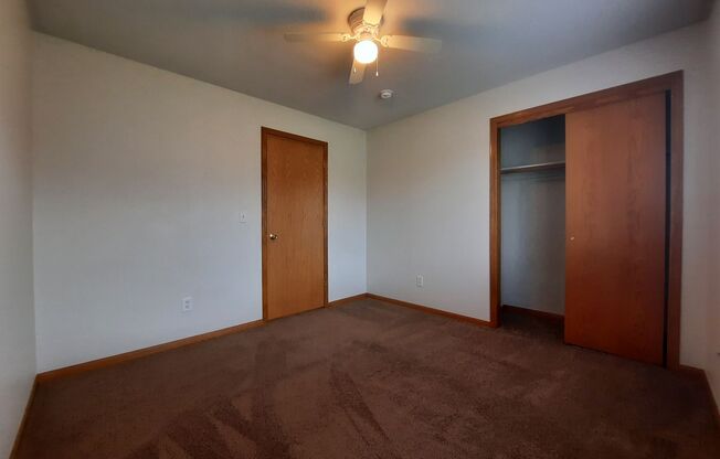 2 beds, 2 baths, 850 sqft, $985, Unit 304