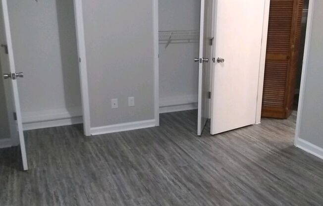 $1000 monthly, 1 bedroom, 1 bathroom