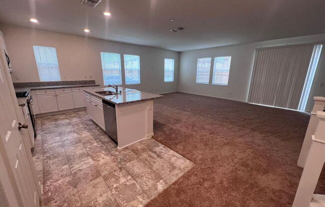 5 Bedrooms For Rent - 3970 E Catalina St
