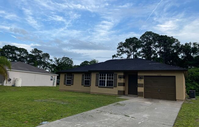 Charming 3/2 Home with open floor plan.