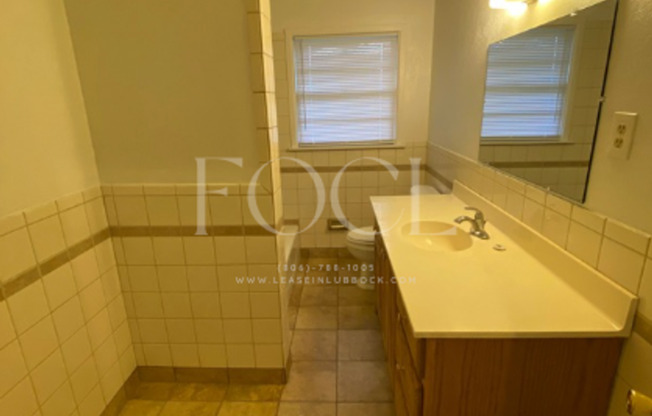 3 beds, 2 baths, $1,300