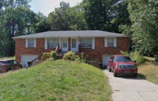 5136/5138 N. Oakley Ave.