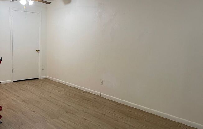 1 bed, 1 bath, 615 sqft, $650, Unit 28