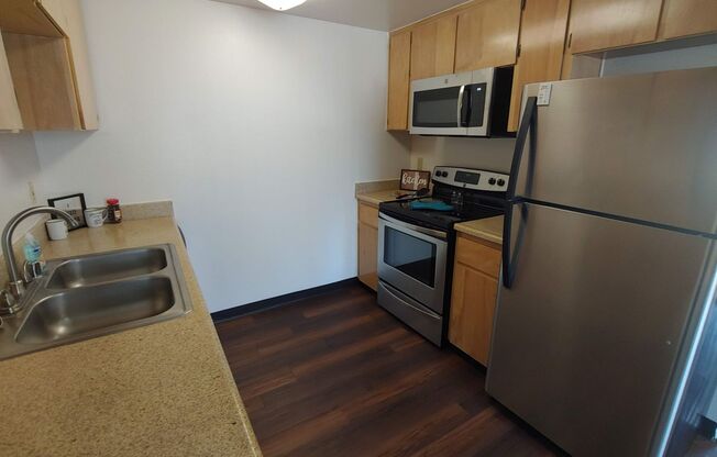 1 bed, 1 bath, 878 sqft, $1,495, Unit 1690-239