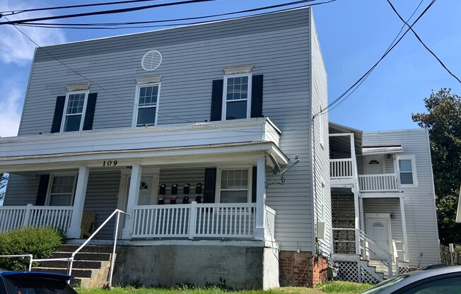 Adorable 1 Bedroom Near Downtown Greensboro