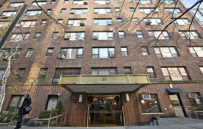 Studio, 600 sqft, $3,450, Unit 6C