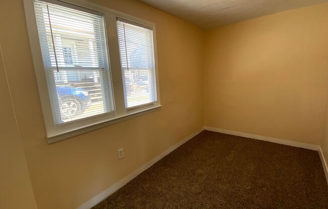 246 Quimby NE - Creston - Water and trash included