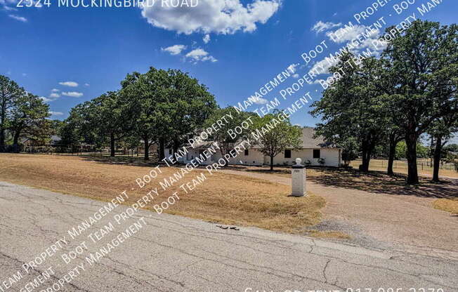 2524 MOCKINGBIRD RD