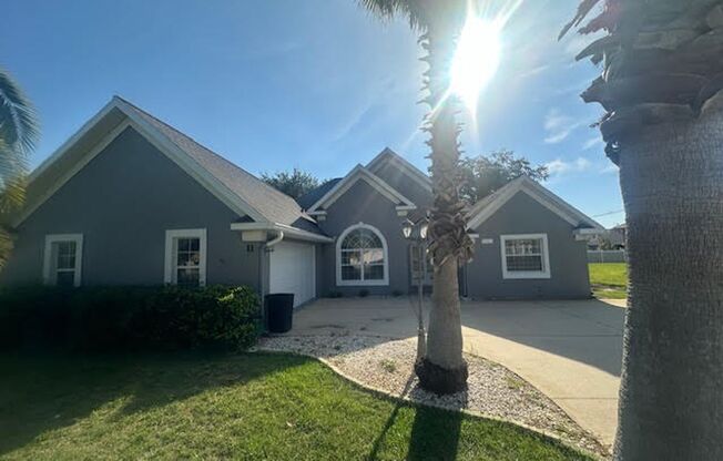 Pool home for rent !