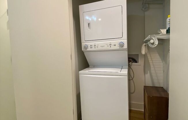 Studio, 1 bath, 360 sqft, $1,092, Unit 159-302