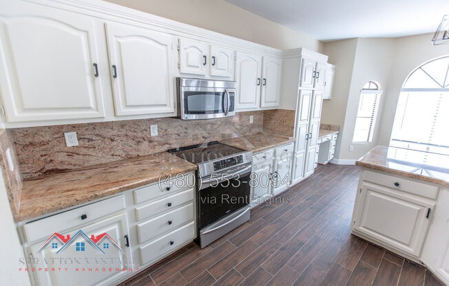 3 beds, 2.5 baths, 2,469 sqft, $2,525