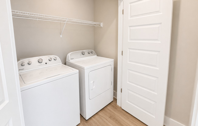 2 beds, 2 baths, 1,081 sqft, $1,653, Unit 1-117