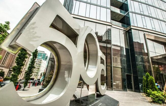Highrise Condo in the Heart of Music City!