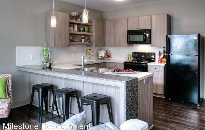 1042 S. 30th Avenue