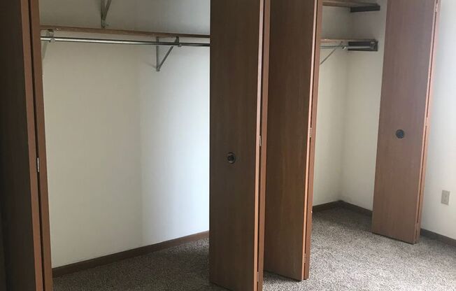 3 beds, 1 bath, 1,040 sqft, $1,695, Unit 3164-207