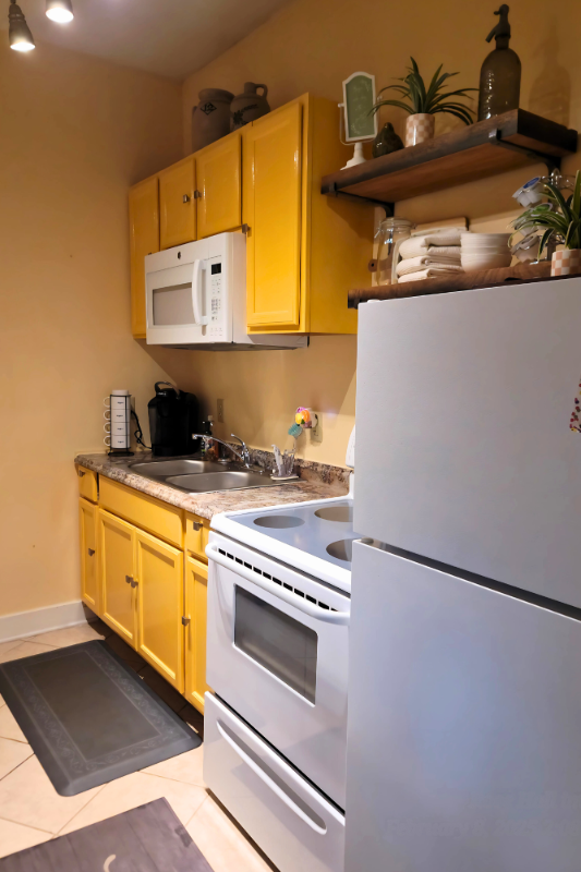 1146 S 6 ST