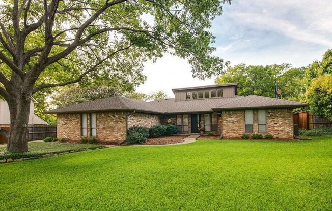 Charming 3-bedroom, 2-bathroom home in Grand Prairie