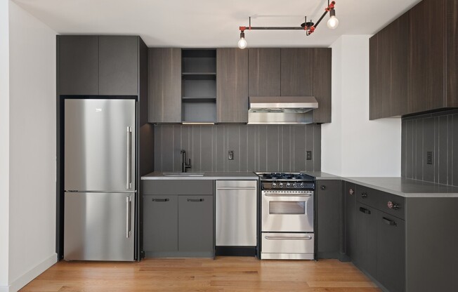 2 beds, 1 bath, $4,500, Unit 460