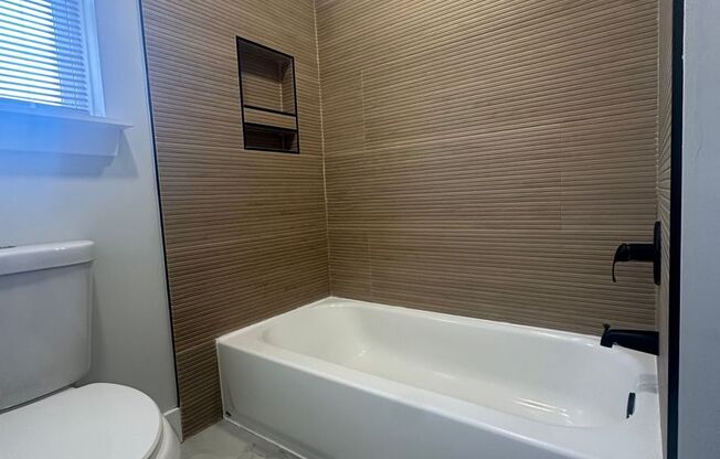 1 bed, 1 bath, $1,650, Unit 306