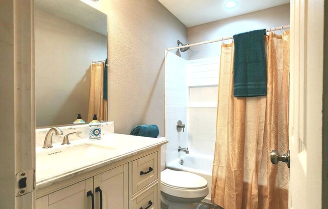 2 beds, 1 bath, 988 sqft, $1,350, Unit Unit 55