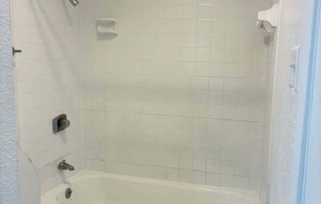 1 bed, 1 bath, 750 sqft, $925, Unit 6801