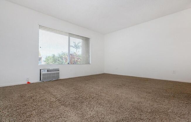 1 bed, 1 bath, 710 sqft, $1,675, Unit 25
