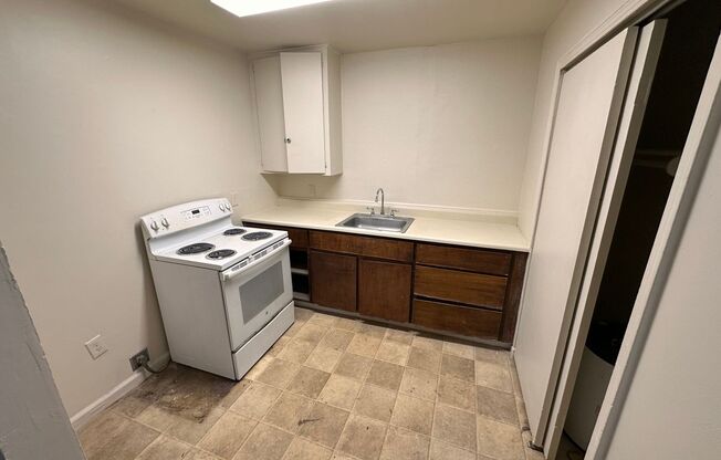 Studio, 1 bath, $1,087, Unit Apt. 06