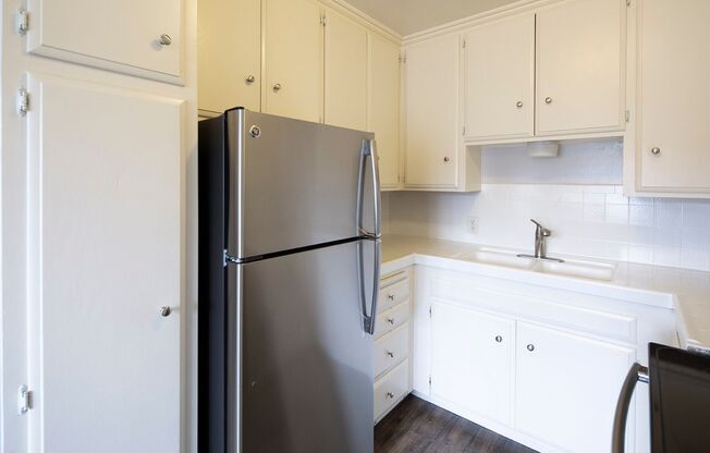 1 bed, 1 bath, $2,495, Unit 12