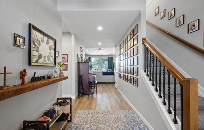 617 ESPERANZA CT