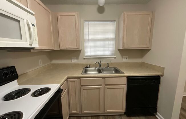 1 bed, 1 bath, 765 sqft, $1,125, Unit 2752-9