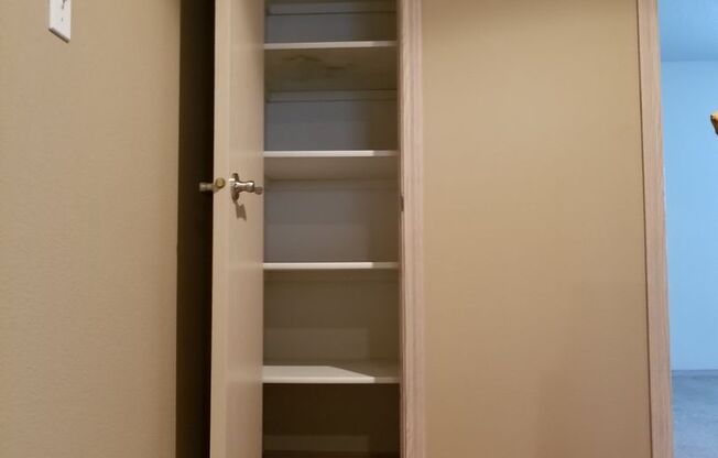 2 beds, 2.5 baths, 1,497 sqft, $2,020, Unit H41