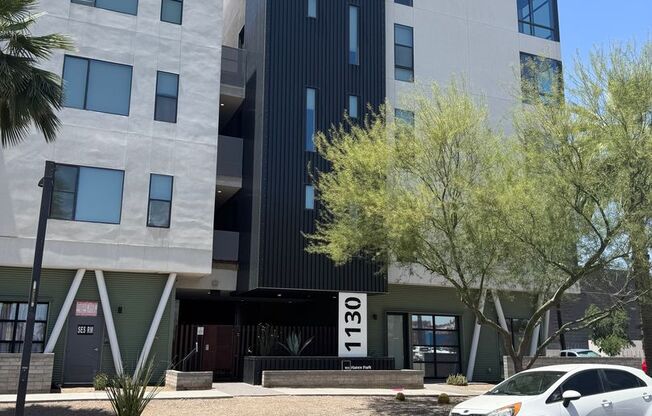 LUXURY CONDO IN DOWNTOWN PHOENIX