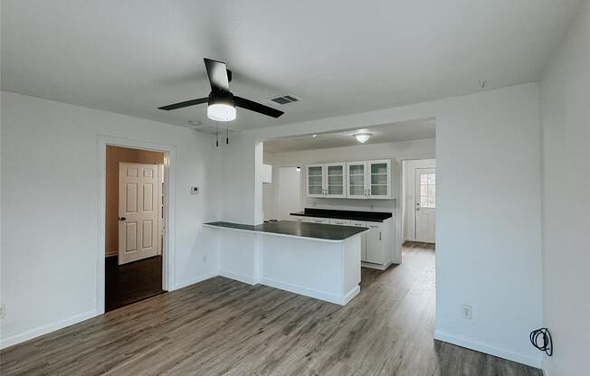 1050 W BAKER ST