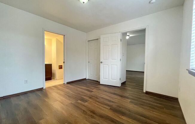 Cozy 3 Bedroom 2 Bathroom Townhouse In The NW!