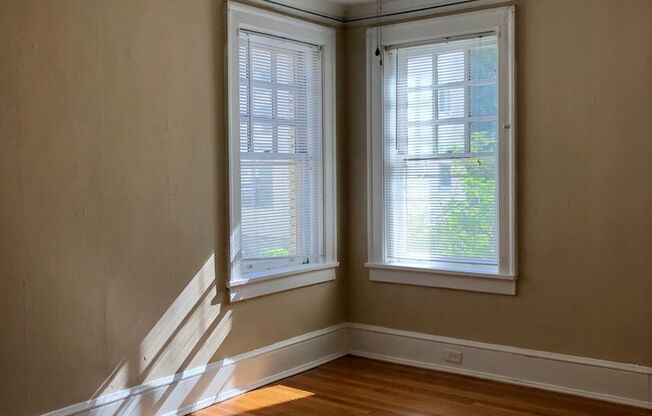 2 beds, 2 baths, 1,350 sqft, $2,600, Unit 934-10