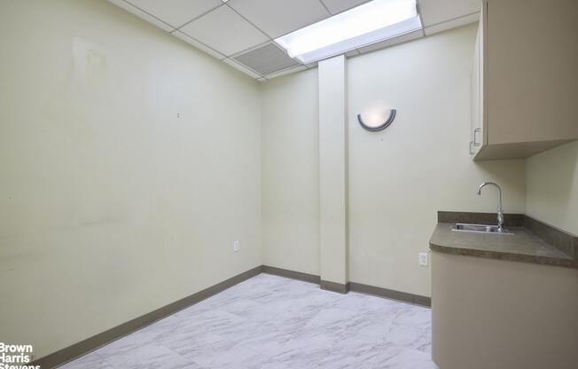 1115 5 AVE