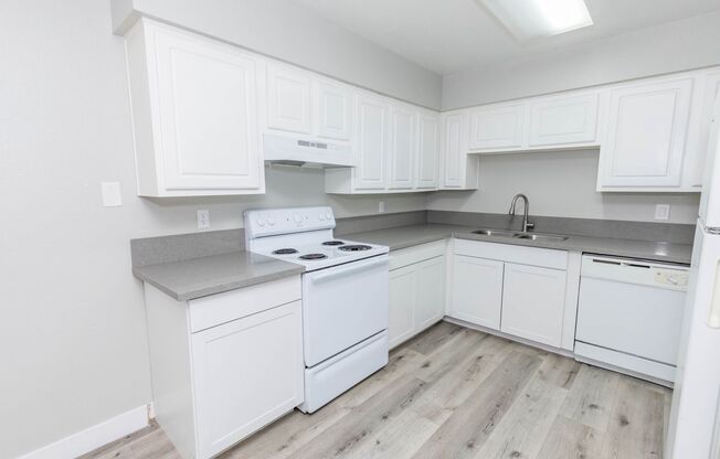 For Rent – Renovated 3BR/2BA Condo in Desert Shores Villas