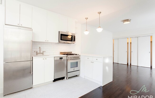 116 THOMPSON ST