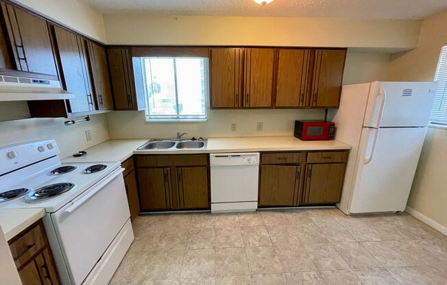 Beautiful 2/1 condo with 2 car garage for rent on 2nd street at Jacksonville Beach!