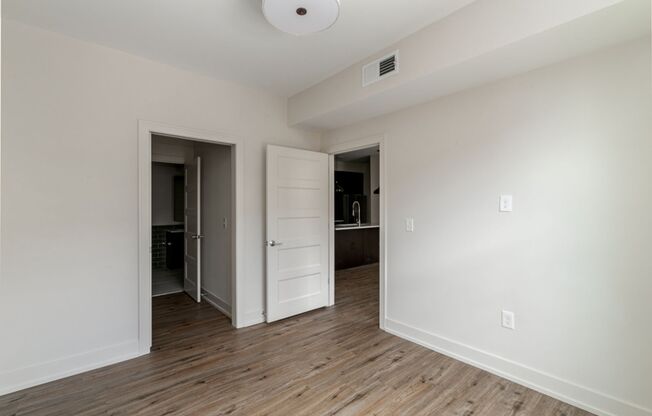 2 beds, 2 baths, $1,584, Unit 1050 N 4th St. Apt. 303